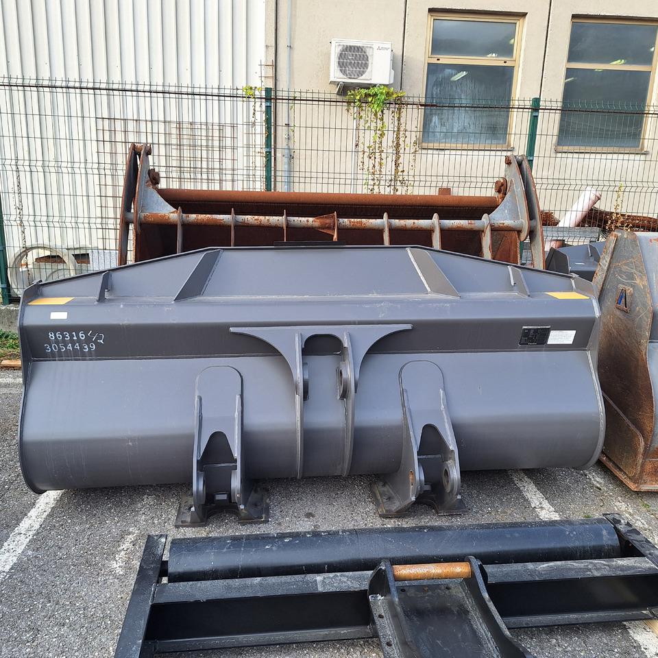 VOLVO 2880 mm for 18-22 ton wheel loaders - Balde para carregadeiras de Máquina de construção: foto 5 VOLVO 2880 mm for 18-22 ton wheel loaders - Balde para carregadeiras de Máquina de construção: foto 5