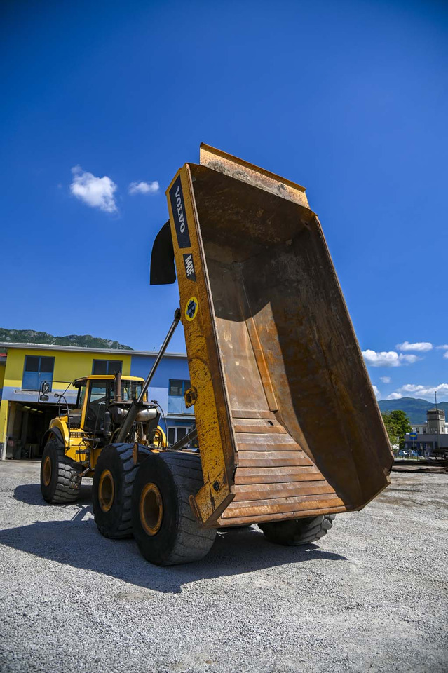 Caminhão articulado VOLVO A40F: foto 18