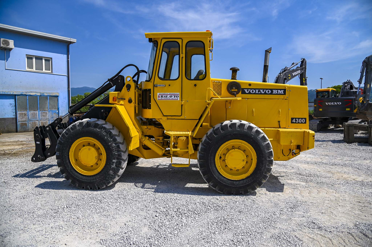 VOLVO BM4300 - Carregadeira de rodas: foto 4 VOLVO BM4300 - Carregadeira de rodas: foto 4