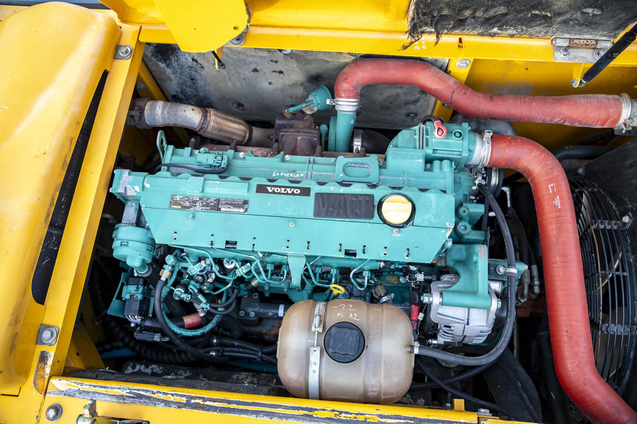 Escavadora de rastos VOLVO EC210CNL: foto 49