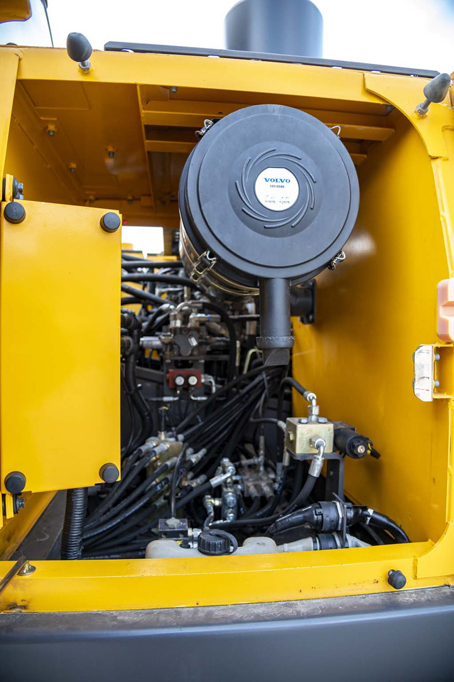 Escavadora de rastos VOLVO EC210CNL: foto 41