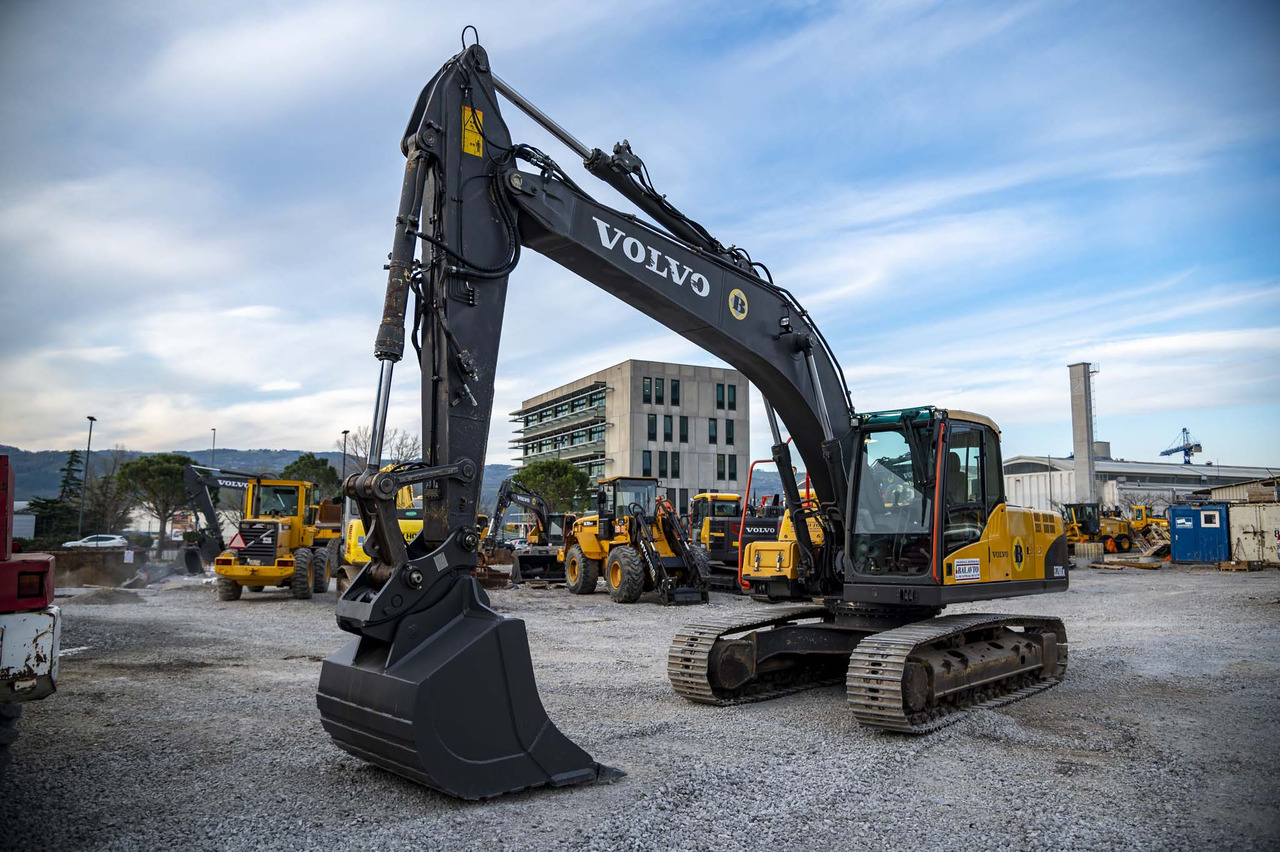 Escavadora de rastos VOLVO EC210CNL: foto 11