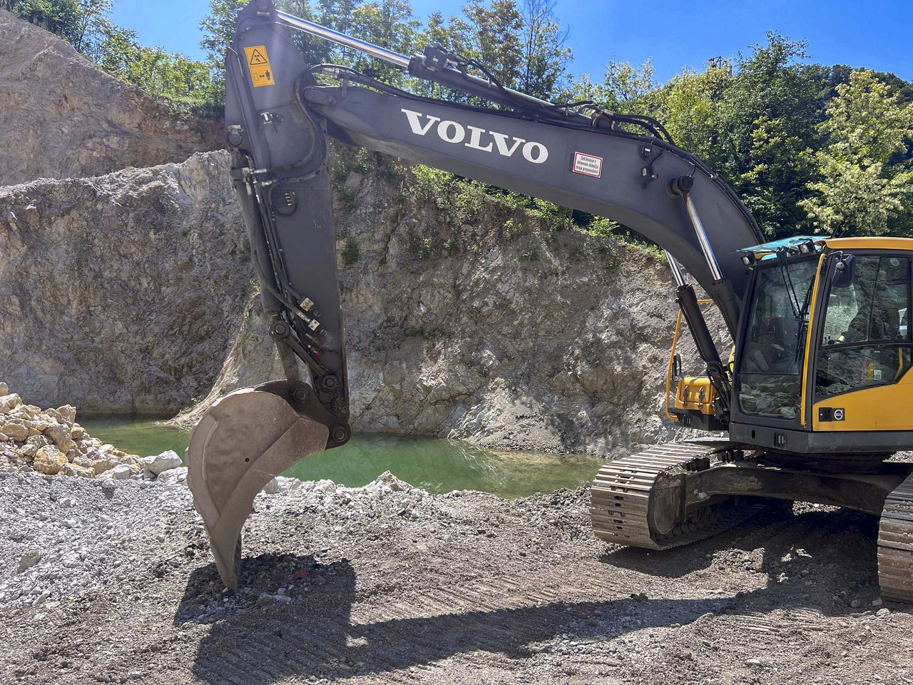 VOLVO EC220D - Escavadora de rastos: foto 2 VOLVO EC220D - Escavadora de rastos: foto 2