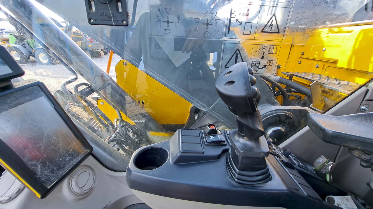 Escavadora de rastos VOLVO ECR235EL: foto 16