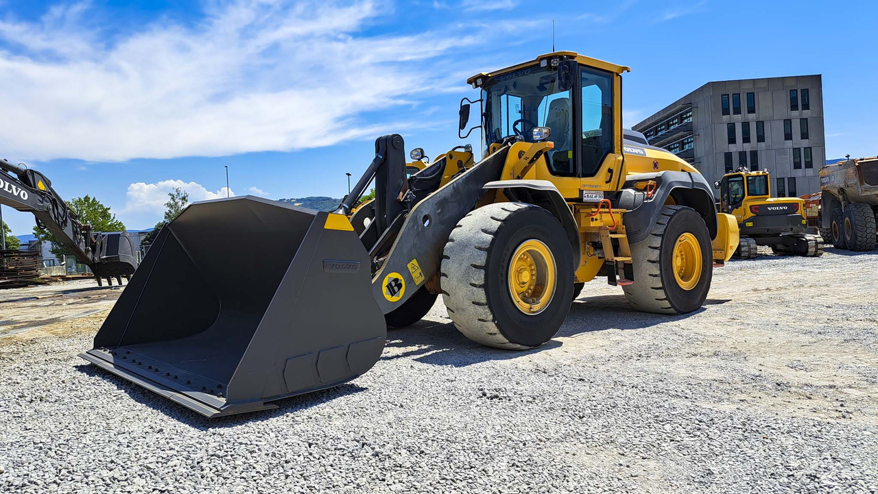 VOLVO L120H - Carregadeira de rodas: foto 1 VOLVO L120H - Carregadeira de rodas: foto 1