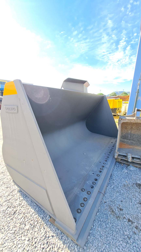 Locação de VOLVO L220H VOLVO L220H: foto 8