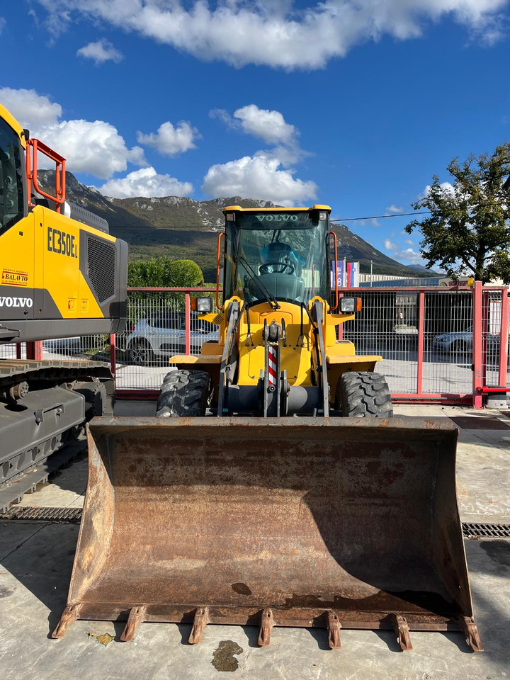 VOLVO L35B - Carregadeira de rodas: foto 1 VOLVO L35B - Carregadeira de rodas: foto 1