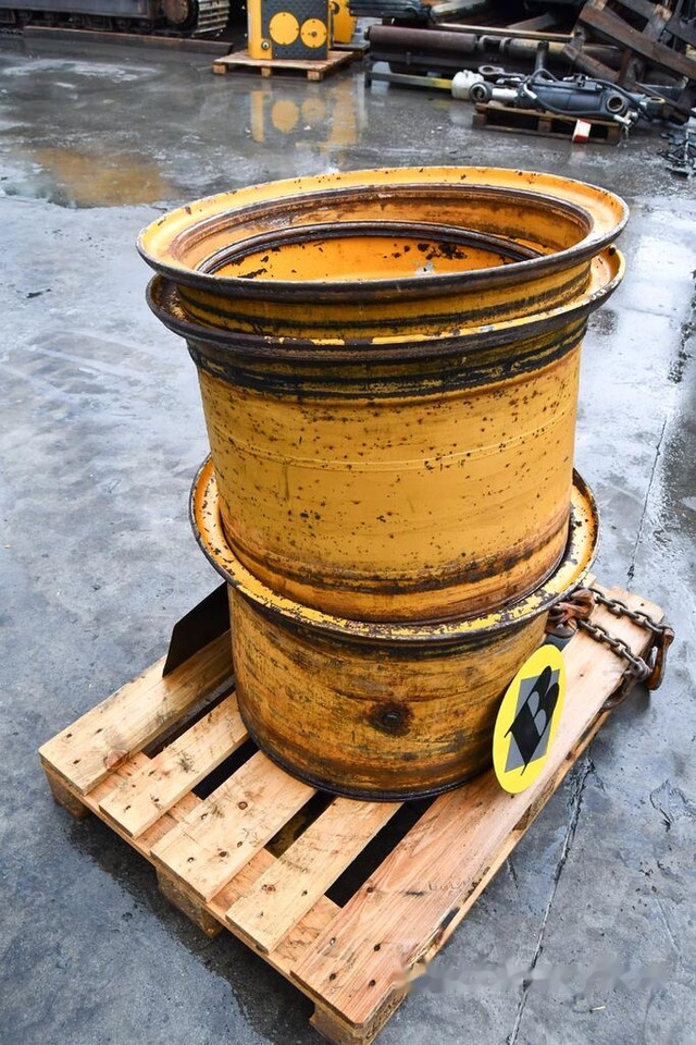 Volvo 4400, 6300, L90, L90B, L70 - Jante: foto 3 Volvo 4400, 6300, L90, L90B, L70 - Jante: foto 3