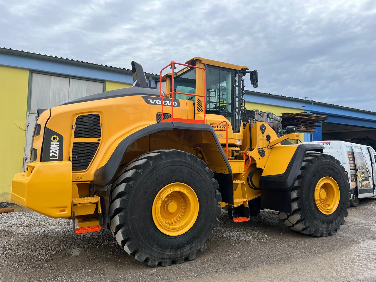 Volvo L220H - Carregadeira de rodas: foto 1 Volvo L220H - Carregadeira de rodas: foto 1