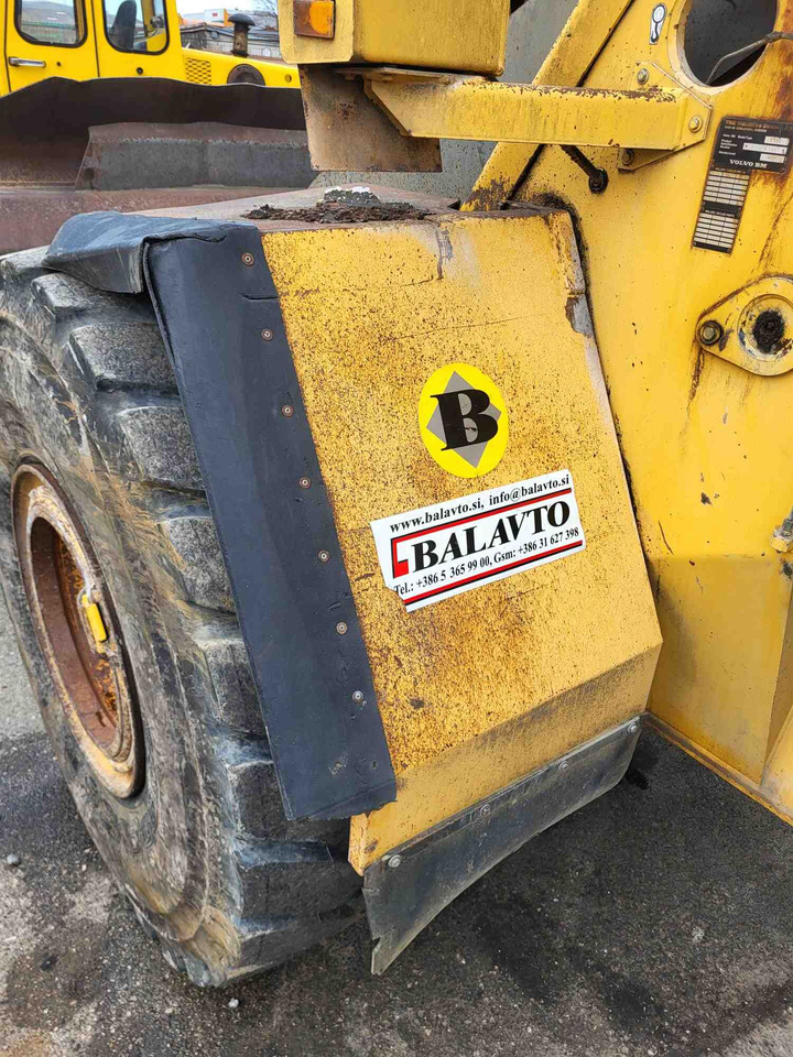 Volvo front fenders - Para-lama de Carregadeira: foto 3 Volvo front fenders - Para-lama de Carregadeira: foto 3