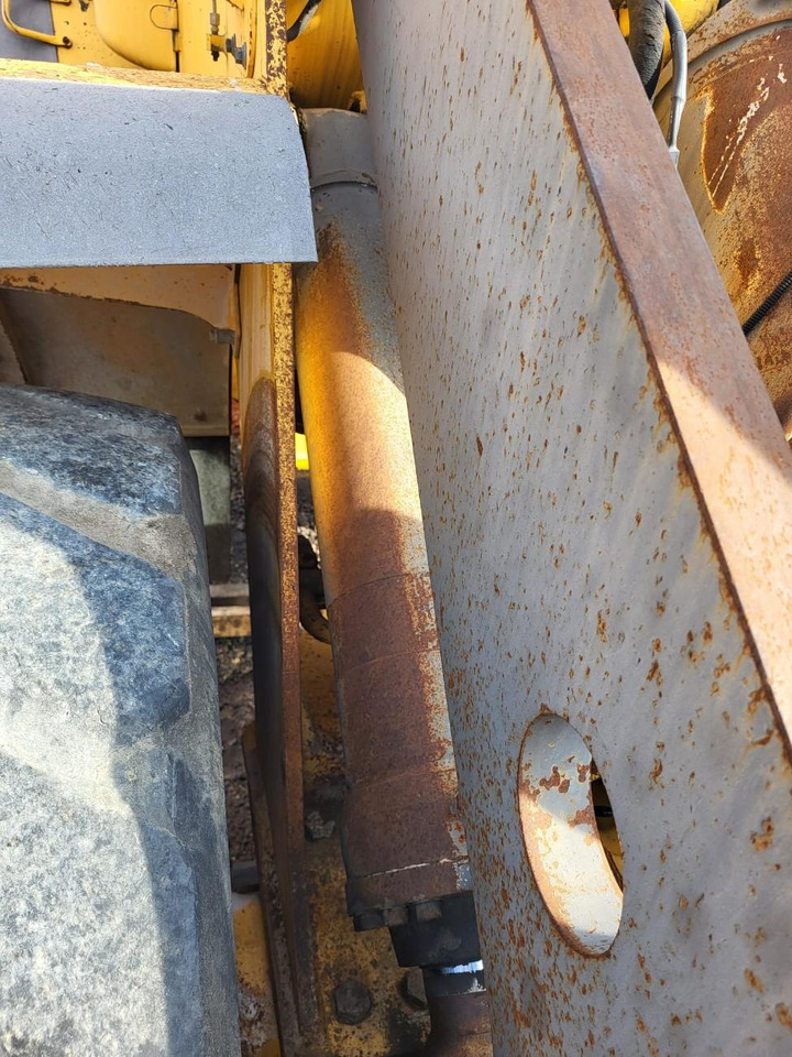 Volvo lifting hydraulic cylinder - Cilindro hidráulico de Carregadeira de rodas: foto 1 Volvo lifting hydraulic cylinder - Cilindro hidráulico de Carregadeira de rodas: foto 1
