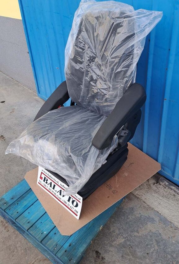Volvo seat 11309082 for Volvo L45F, L45G, L45H, L50F, L50G, L50H - Banco de Carregadeira de rodas: foto 2 Volvo seat 11309082 for Volvo L45F, L45G, L45H, L50F, L50G, L50H - Banco de Carregadeira de rodas: foto 2