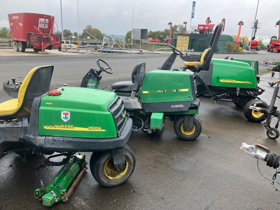 John Deere Spindelmäher, Großflächenmäher 2243, 2500A, 3235C - Cortador de grama: foto 2 John Deere Spindelmäher, Großflächenmäher 2243, 2500A, 3235C - Cortador de grama: foto 2