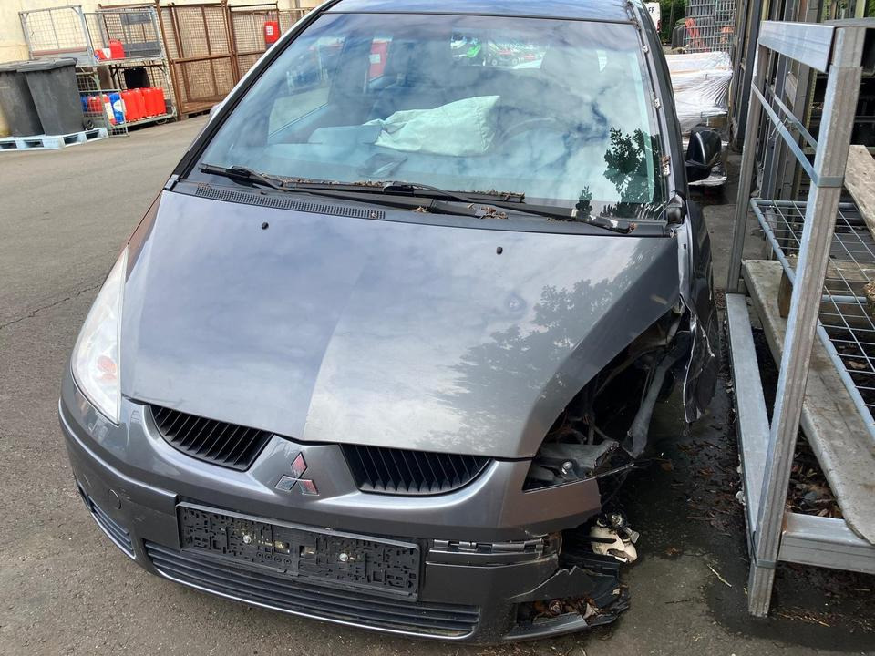 Mitsubishi Colt Unfallfahrzeug - Automóvel: foto 4 Mitsubishi Colt Unfallfahrzeug - Automóvel: foto 4