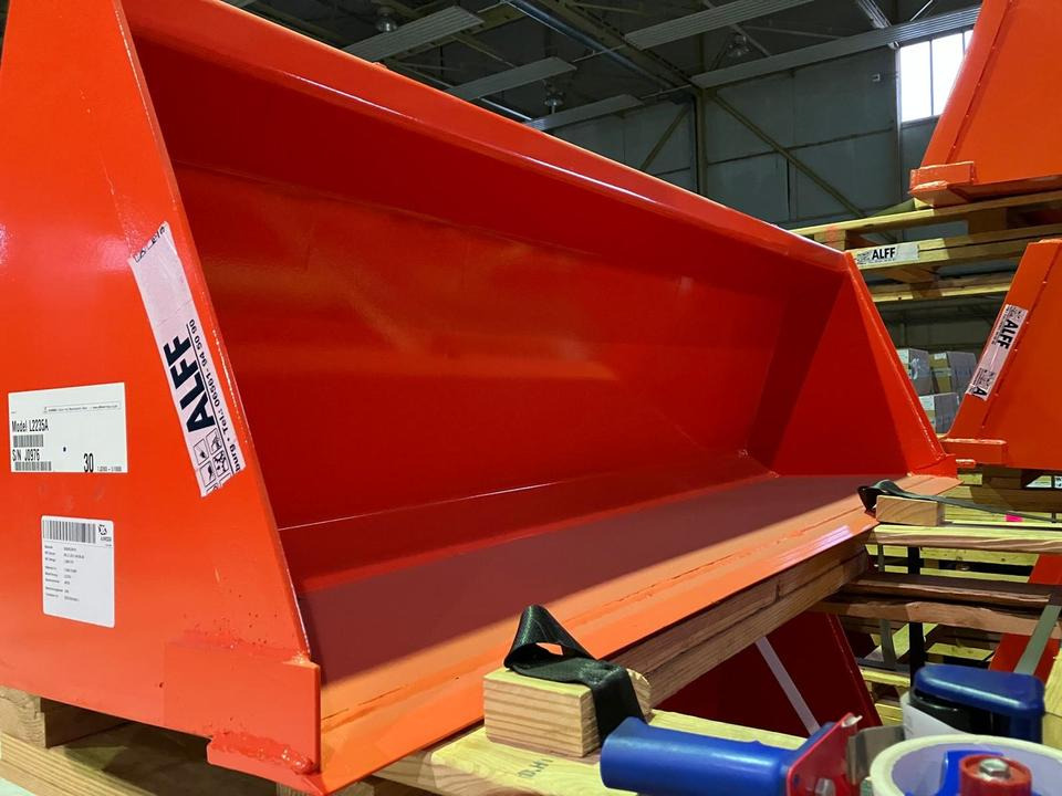 Schaufel Skid Steer 1,80m für Bobcat, Kubota, Solis, Branson - Balde para carregadeiras: foto 1 Schaufel Skid Steer 1,80m für Bobcat, Kubota, Solis, Branson - Balde para carregadeiras: foto 1