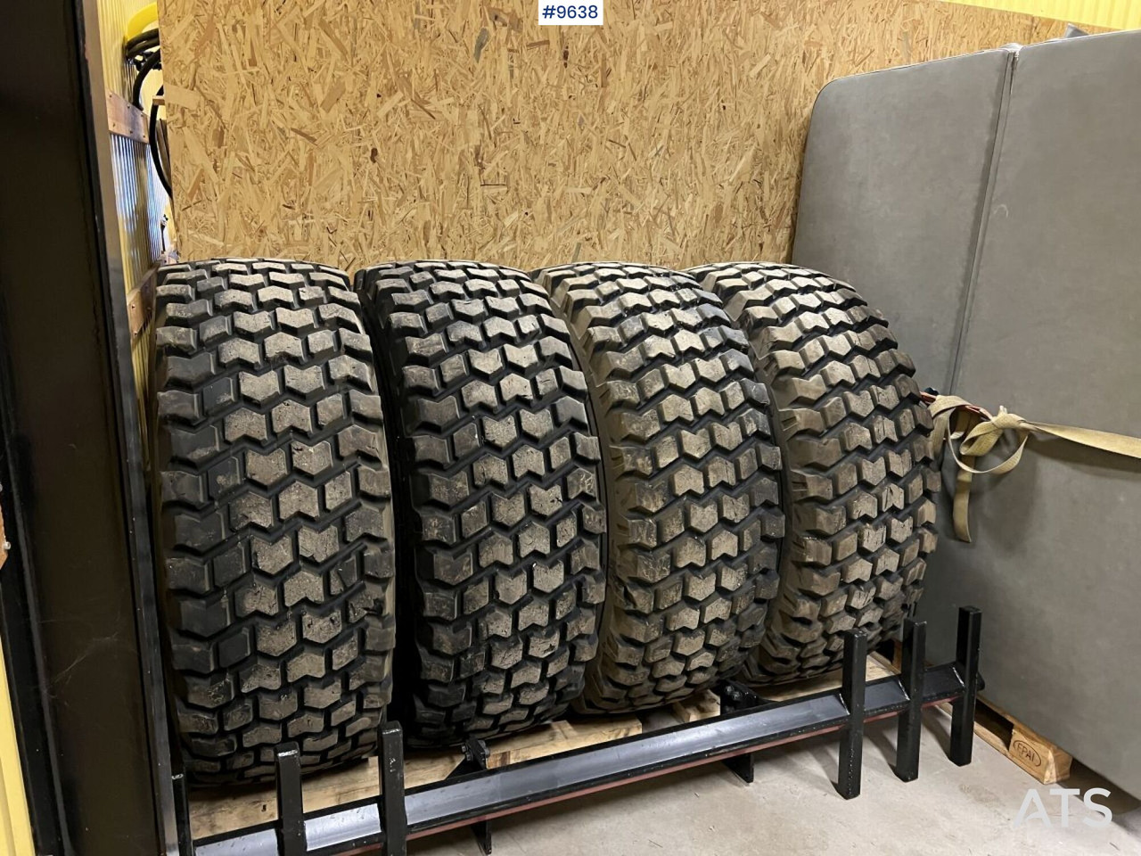 4 Nokian 20.5R25 tires on rims - Roda completa de Máquina de construção: foto 2 4 Nokian 20.5R25 tires on rims - Roda completa de Máquina de construção: foto 2