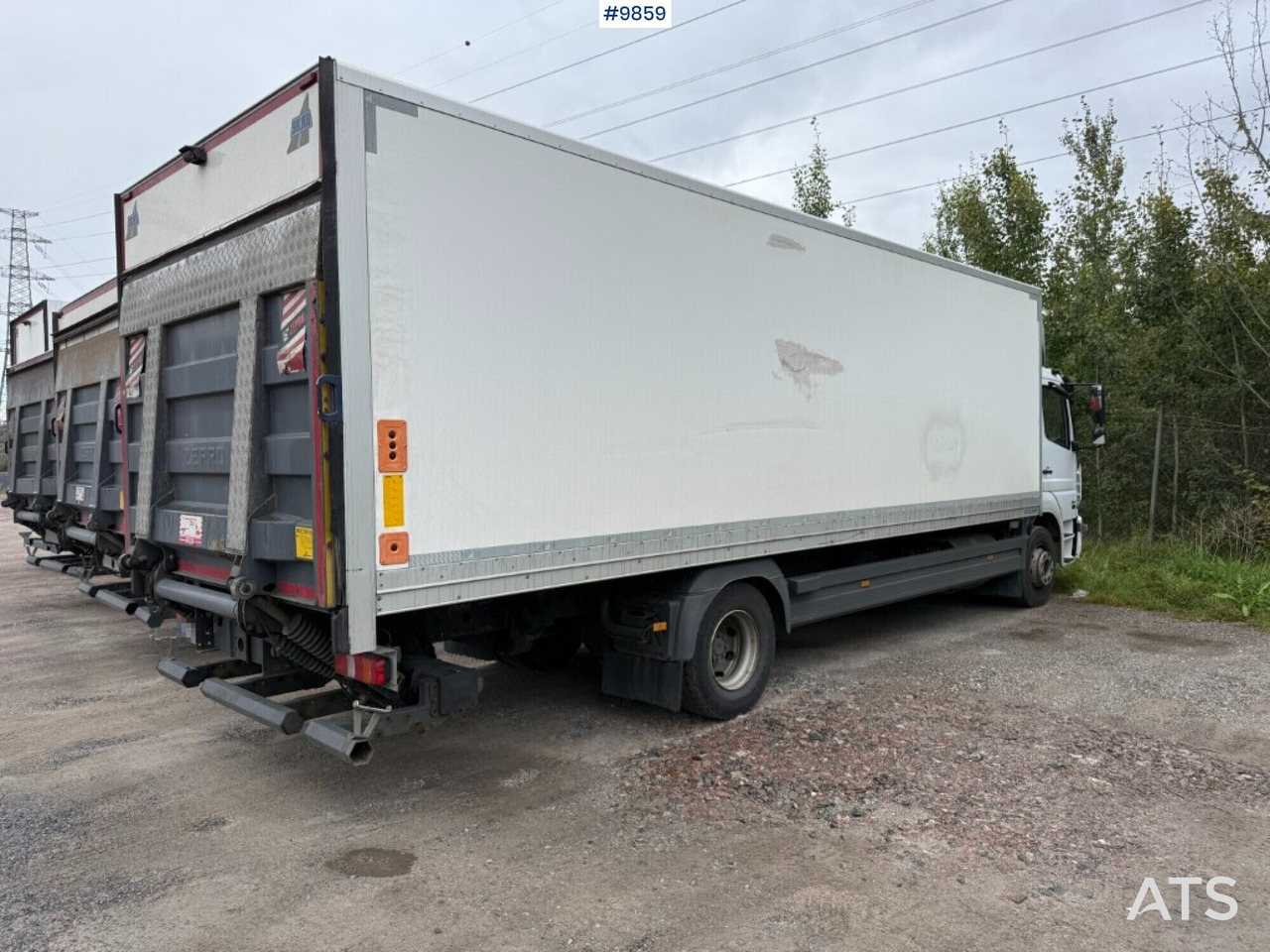 Box Truck Mercedes Benz Atego 1524 with openable side - Caminhão furgão: foto 4 Box Truck Mercedes Benz Atego 1524 with openable side - Caminhão furgão: foto 4