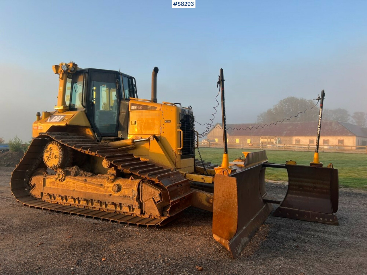 CAT CRAWLER DOZER D6N LGP with Icon gps80 Leica digging system (SEE VIDEO) - Buldôzer: foto 1 CAT CRAWLER DOZER D6N LGP with Icon gps80 Leica digging system (SEE VIDEO) - Buldôzer: foto 1
