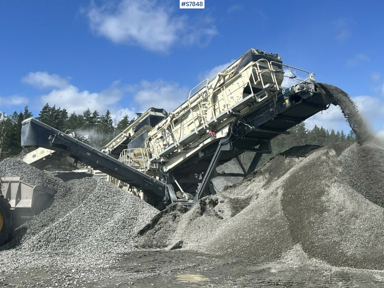 Crusher on tracks, Metso Lokotrack LT 330D (See video) - Britador: foto 4 Crusher on tracks, Metso Lokotrack LT 330D (See video) - Britador: foto 4
