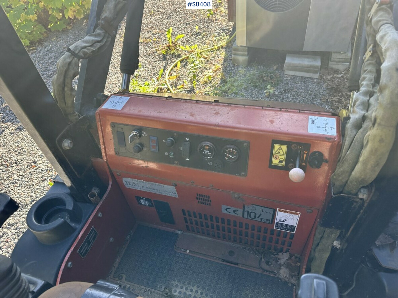 Ditch witch XT850 with Front loader and Backhoe attachment - Mini carregadeira de esteiras: foto 5 Ditch witch XT850 with Front loader and Backhoe attachment - Mini carregadeira de esteiras: foto 5