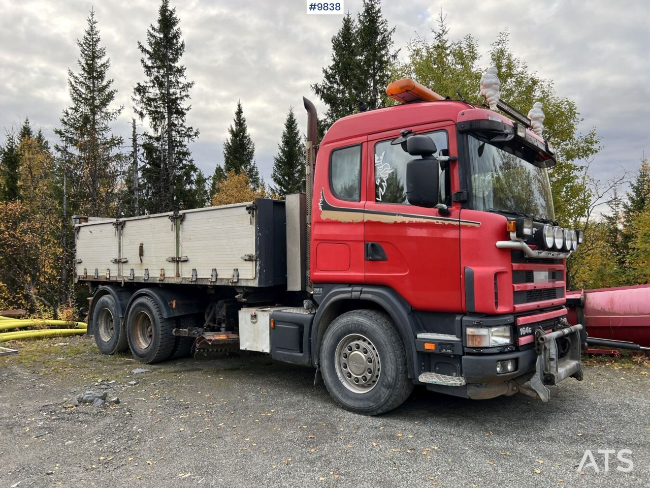Dump Truck Scania R164 with plow equipment and underbite - Caminhão basculante: foto 2 Dump Truck Scania R164 with plow equipment and underbite - Caminhão basculante: foto 2