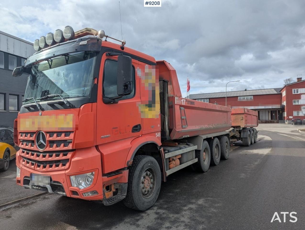 Dump / dozer truck Mercedes Benz Arocs 3251 8X4 with tipper wagon - Caminhão basculante: foto 1 Dump / dozer truck Mercedes Benz Arocs 3251 8X4 with tipper wagon - Caminhão basculante: foto 1