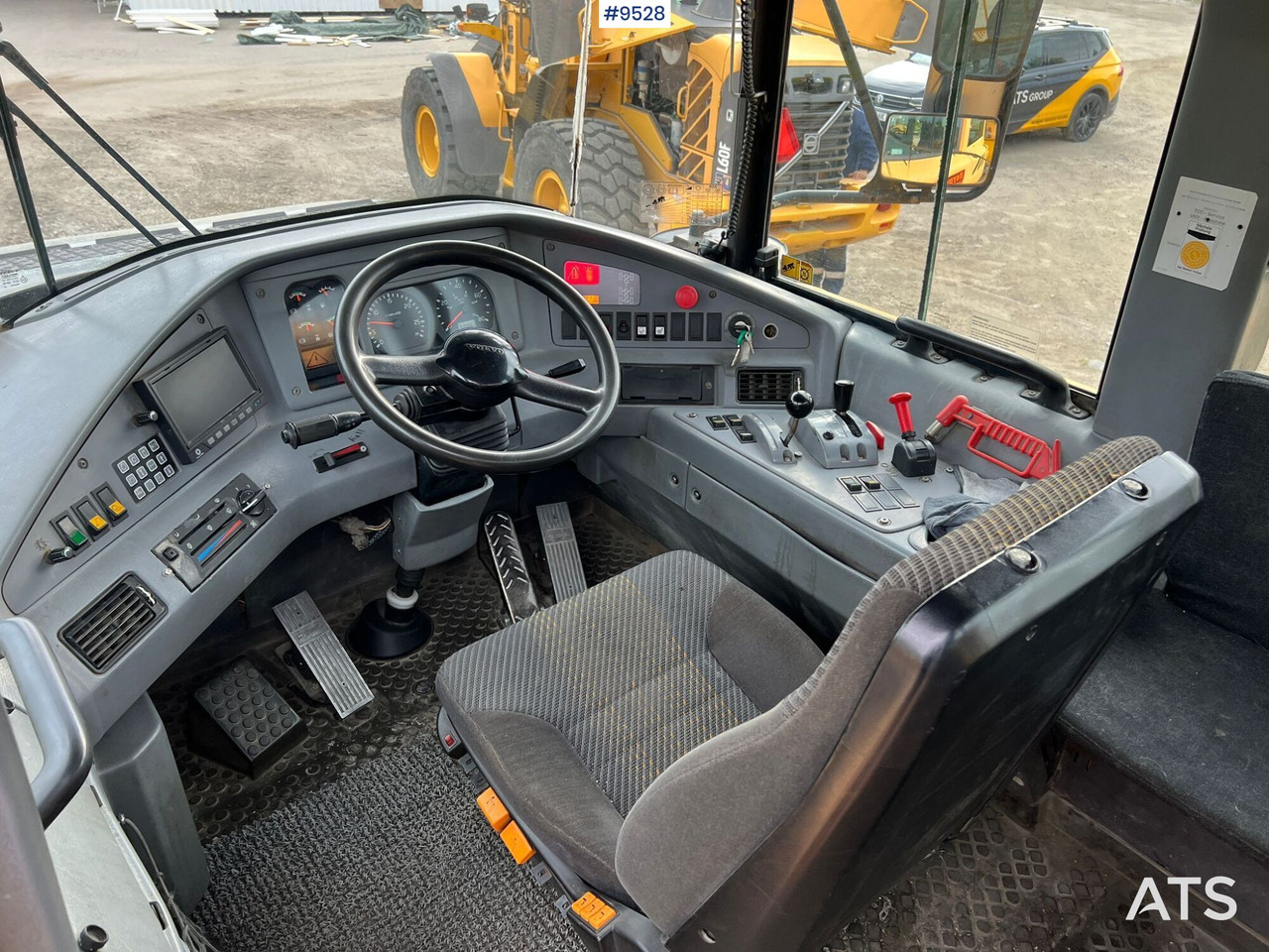 Dumper Volvo A25D 6X6 (SEE VIDEO) - Caminhão articulado: foto 5 Dumper Volvo A25D 6X6 (SEE VIDEO) - Caminhão articulado: foto 5