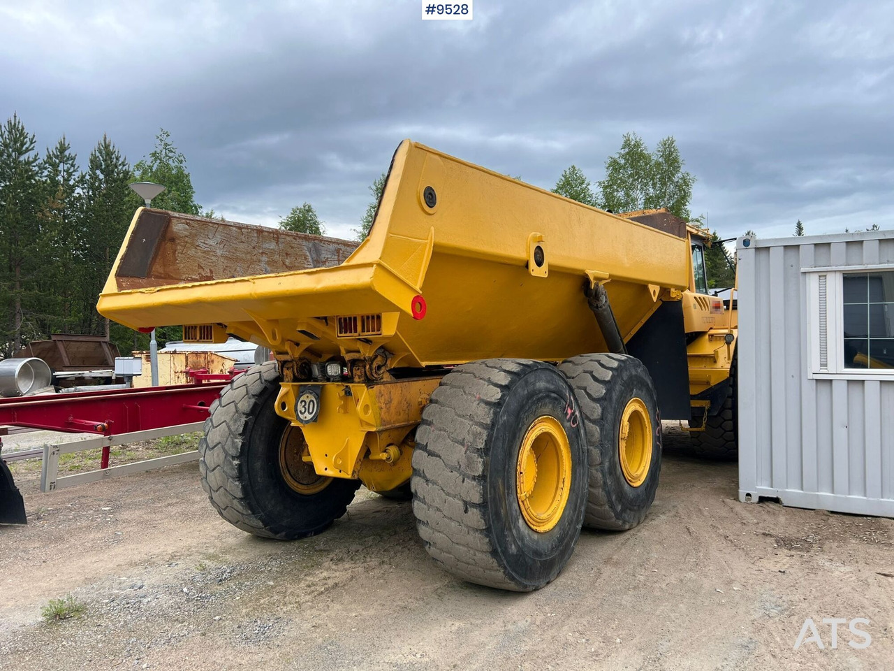 Dumper Volvo A25D 6X6 (SEE VIDEO) - Caminhão articulado: foto 4 Dumper Volvo A25D 6X6 (SEE VIDEO) - Caminhão articulado: foto 4