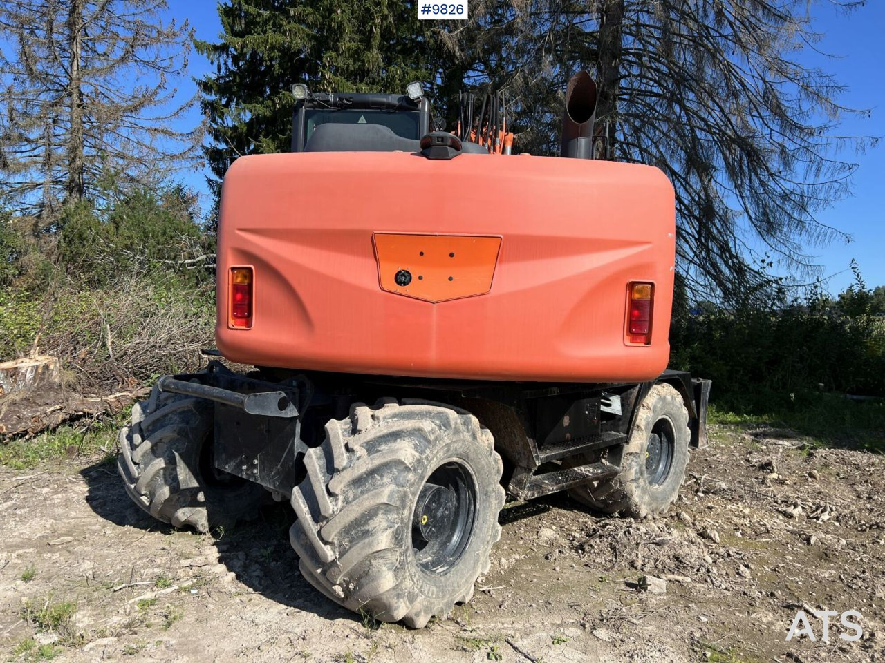 Escavadeira de rodas Hitachi ZX140 W-5B with rotor and planer bucket: foto 9 Escavadeira de rodas Hitachi ZX140 W-5B with rotor and planer bucket: foto 9