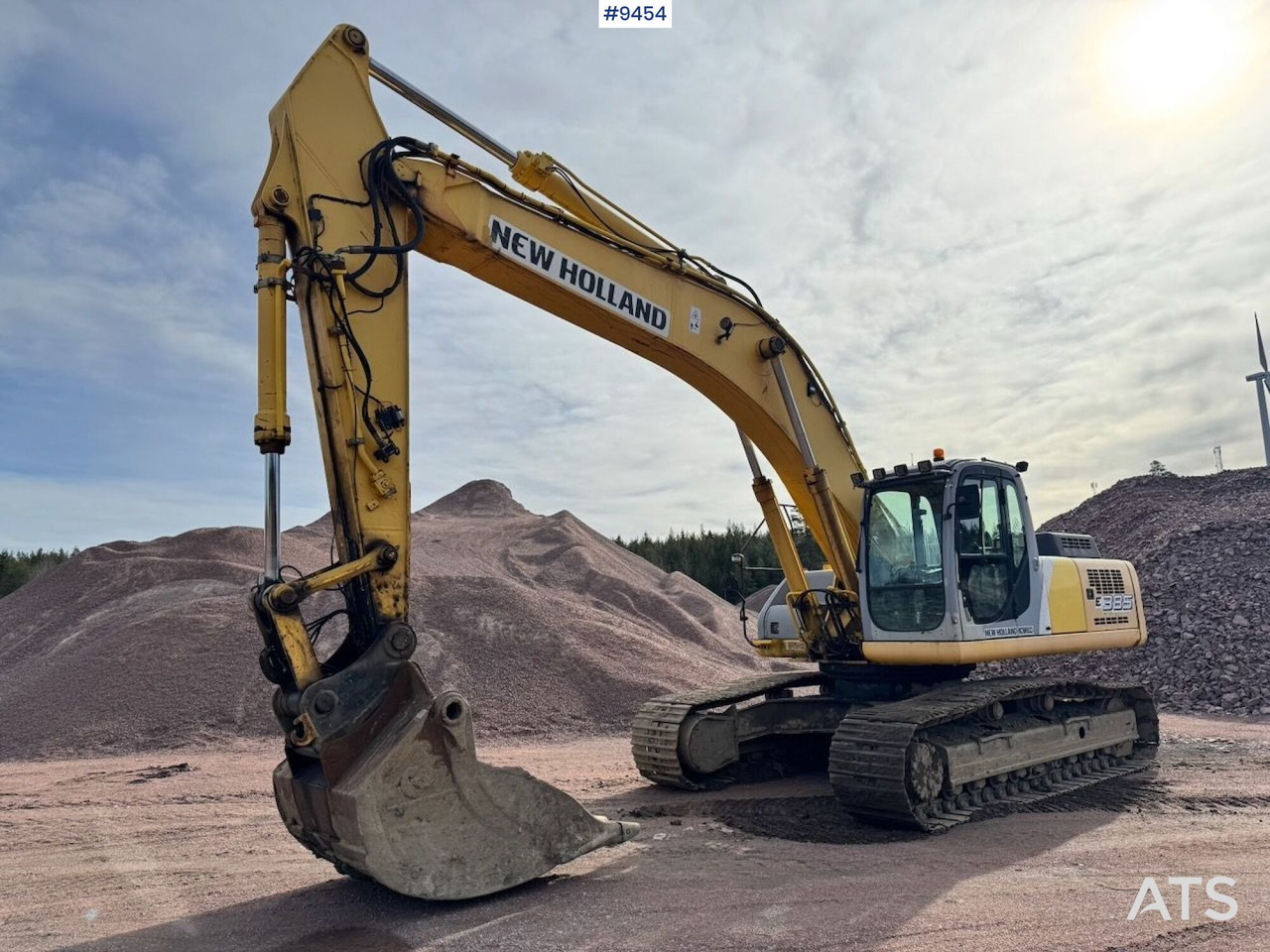 Excavator New Holland E385 - Máquina de outro: foto 1 Excavator New Holland E385 - Máquina de outro: foto 1