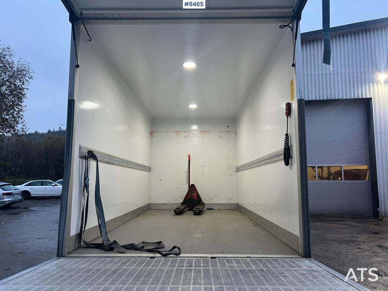 Renault master with tail lift - Carrinha de contentor: foto 5 Renault master with tail lift - Carrinha de contentor: foto 5