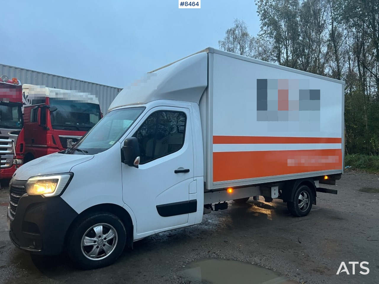 Renault master with tail lift - Carrinha de contentor: foto 1 Renault master with tail lift - Carrinha de contentor: foto 1