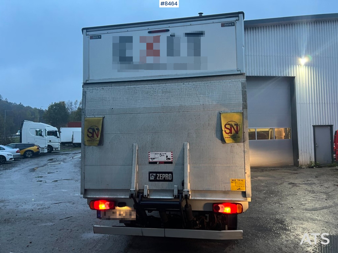 Renault master with tail lift - Carrinha de contentor: foto 3 Renault master with tail lift - Carrinha de contentor: foto 3