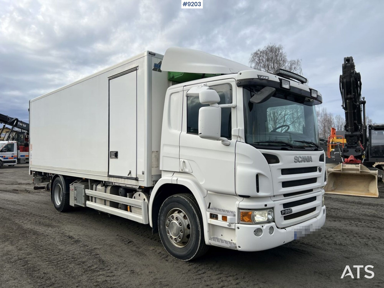 Scania P280 Box Truck with tailgate lift (VIDEO) - Caminhão furgão: foto 2 Scania P280 Box Truck with tailgate lift (VIDEO) - Caminhão furgão: foto 2