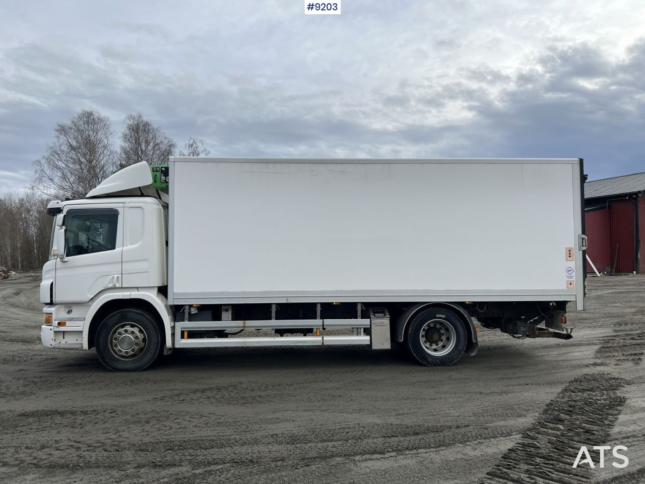 Scania P280 Box Truck with tailgate lift (VIDEO) - Caminhão furgão: foto 3 Scania P280 Box Truck with tailgate lift (VIDEO) - Caminhão furgão: foto 3
