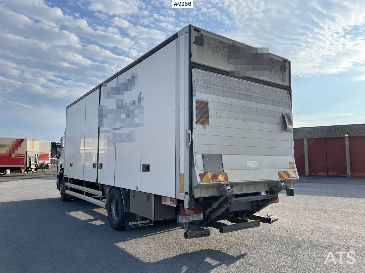 Caminhão furgão Scania P280 Van with tailgate lift: foto 11