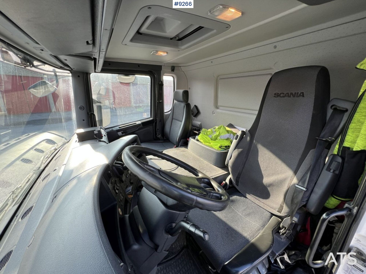 Scania P280 Van with tailgate lift - Caminhão furgão: foto 5 Scania P280 Van with tailgate lift - Caminhão furgão: foto 5