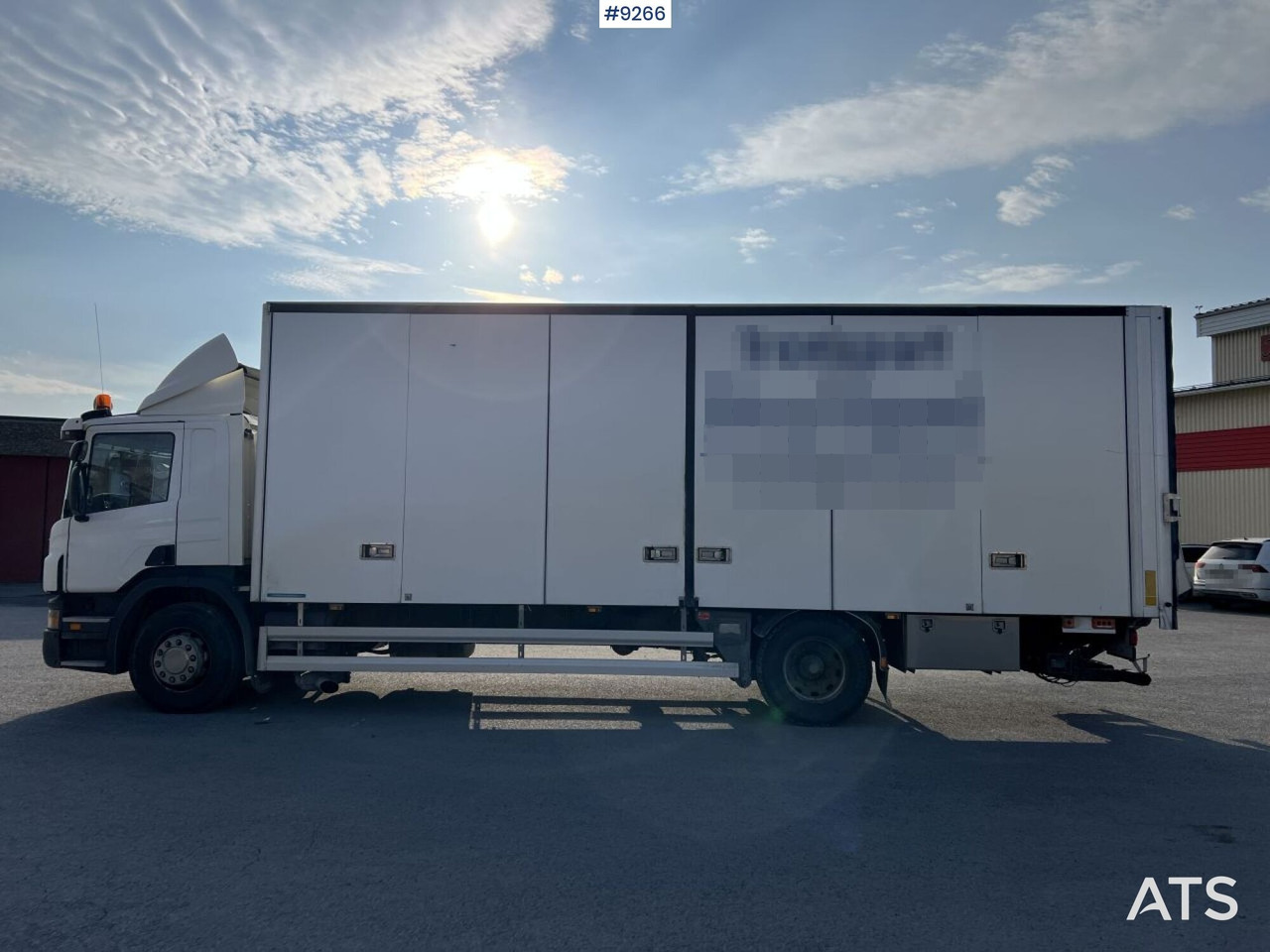 Caminhão furgão Scania P280 Van with tailgate lift: foto 12
