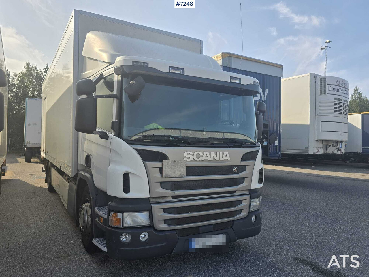 Scania P320 Box truck with tail lift - Caminhão furgão: foto 2 Scania P320 Box truck with tail lift - Caminhão furgão: foto 2