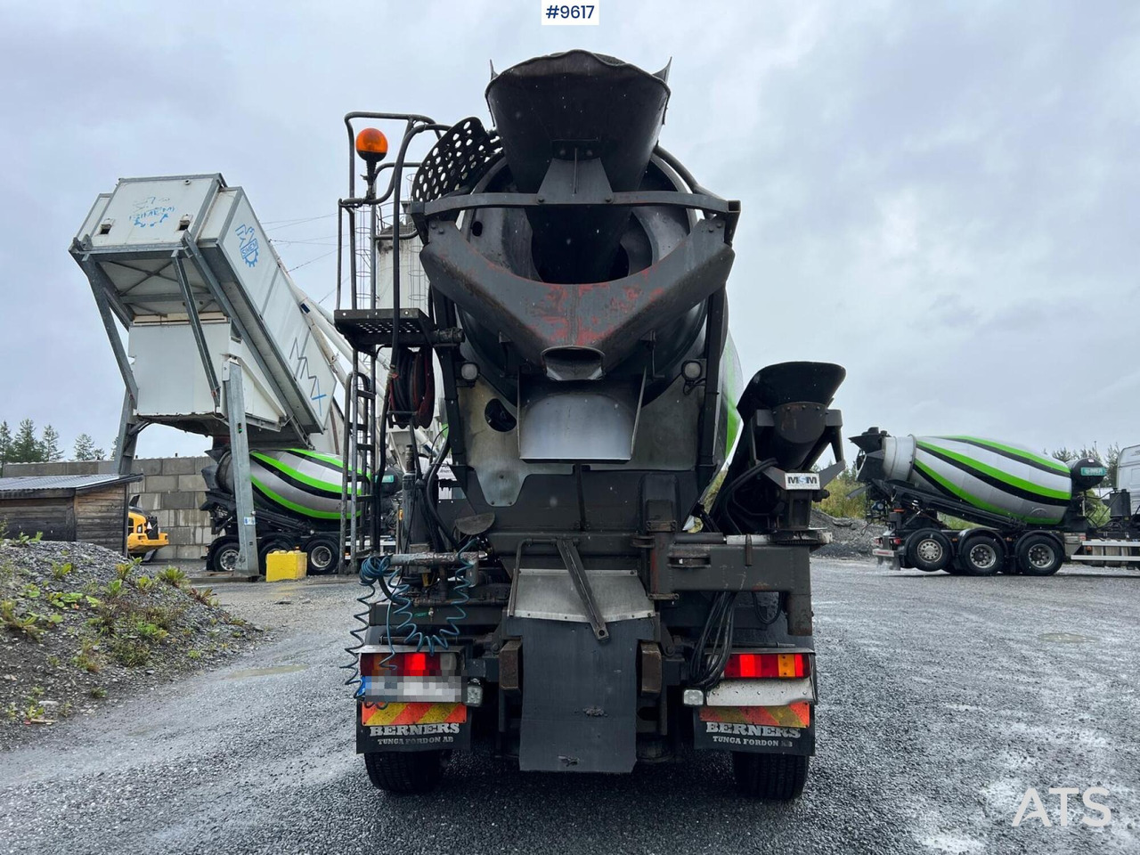 Scania R124 tridem with LAXO quick release / Concrete truck - Caminhão betoneira: foto 4 Scania R124 tridem with LAXO quick release / Concrete truck - Caminhão betoneira: foto 4