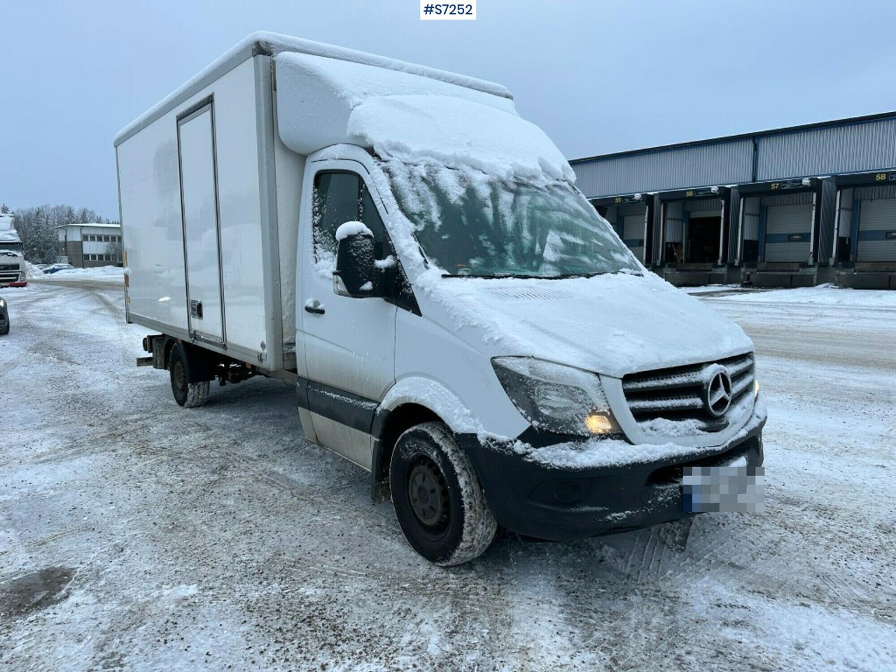 Sprinter box truck Mercedes Benz with Tailgate lift - Carrinha de contentor: foto 2 Sprinter box truck Mercedes Benz with Tailgate lift - Carrinha de contentor: foto 2