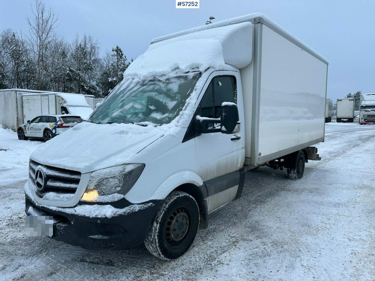 Sprinter box truck Mercedes Benz with Tailgate lift - Carrinha de contentor: foto 3 Sprinter box truck Mercedes Benz with Tailgate lift - Carrinha de contentor: foto 3