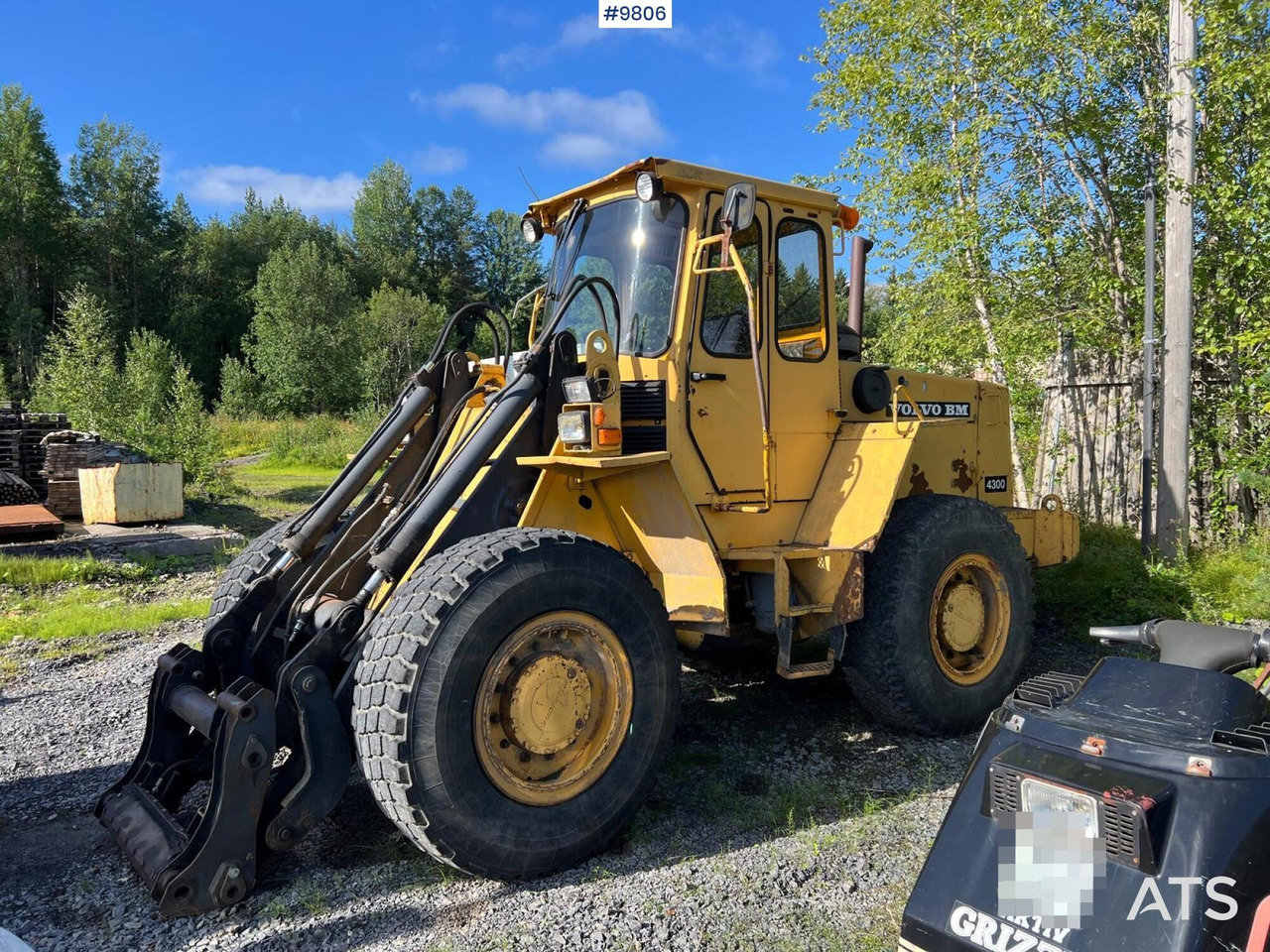 VOLVO BM 4300 Wheel Loader - Carregadeira de rodas: foto 1 VOLVO BM 4300 Wheel Loader - Carregadeira de rodas: foto 1