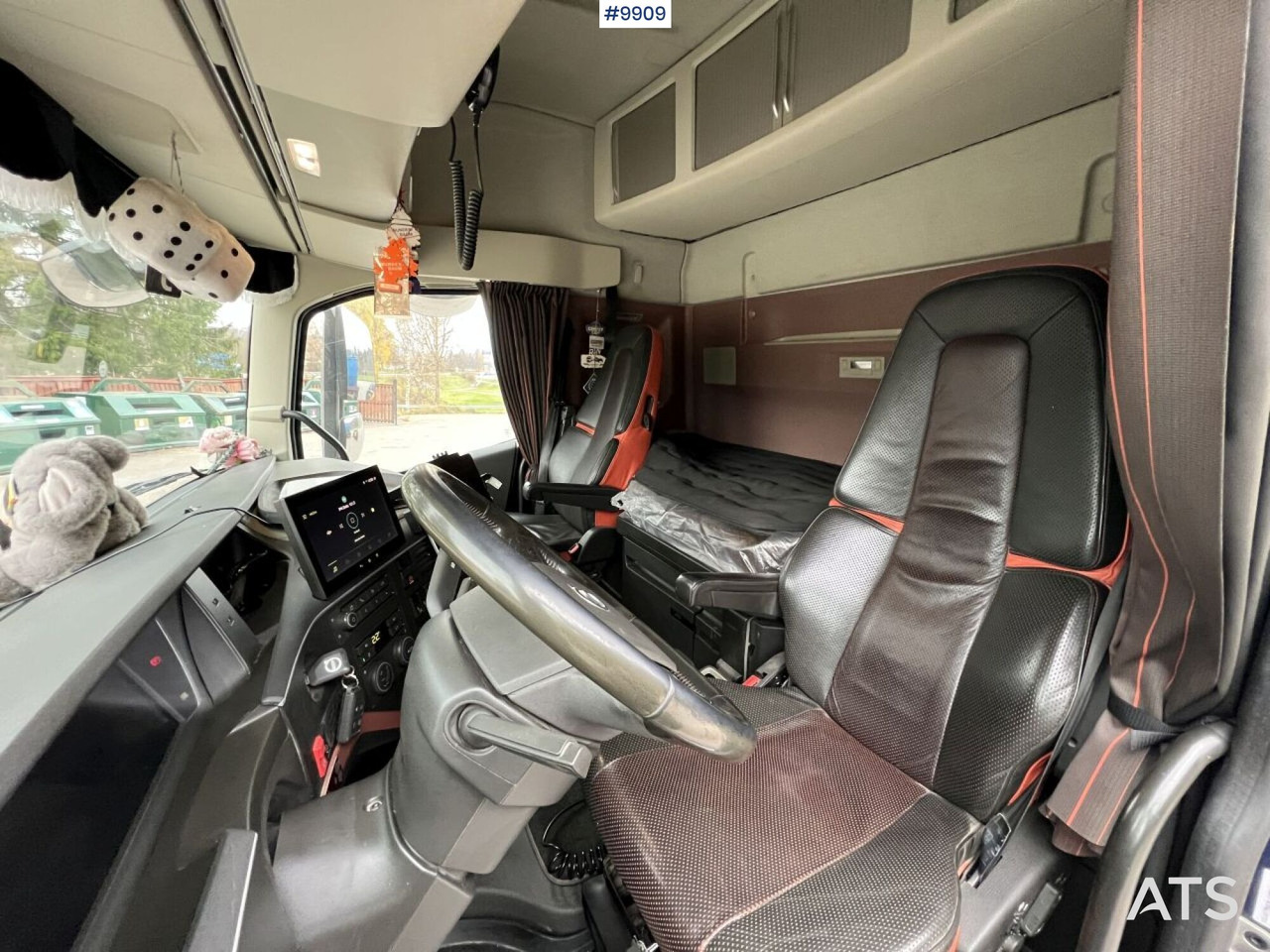 Volvo FH 64R Timber truck with crane and trailer - Caminhão florestal, Caminhão grua: foto 5 Volvo FH 64R Timber truck with crane and trailer - Caminhão florestal, Caminhão grua: foto 5