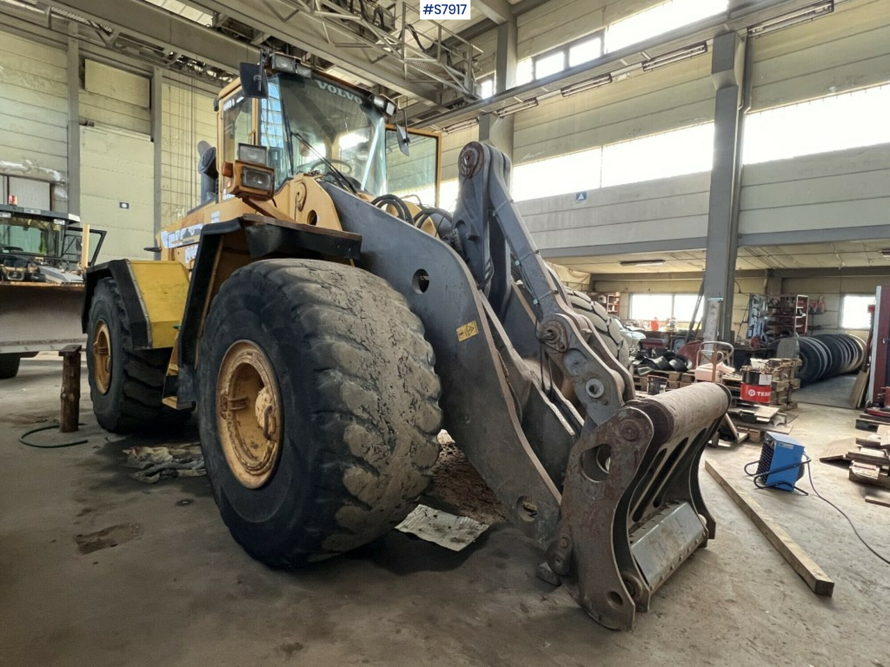 Wheel loader, Volvo L220 D - Carregadeira de rodas: foto 1 Wheel loader, Volvo L220 D - Carregadeira de rodas: foto 1