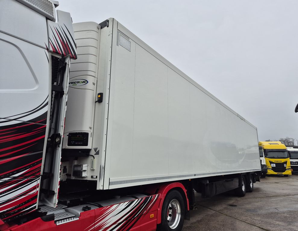 Krone SZ Carrier Vector 1950 *+-30°*Rolltor/Smartboard Krone SZ Carrier Vector 1950 *+-30°*Rolltor/Smartboard - Semireboque frigorífico: foto 1 Krone SZ Carrier Vector 1950 *+-30°*Rolltor/Smartboard Krone SZ Carrier Vector 1950 *+-30°*Rolltor/Smartboard - Semireboque frigorífico: foto 1