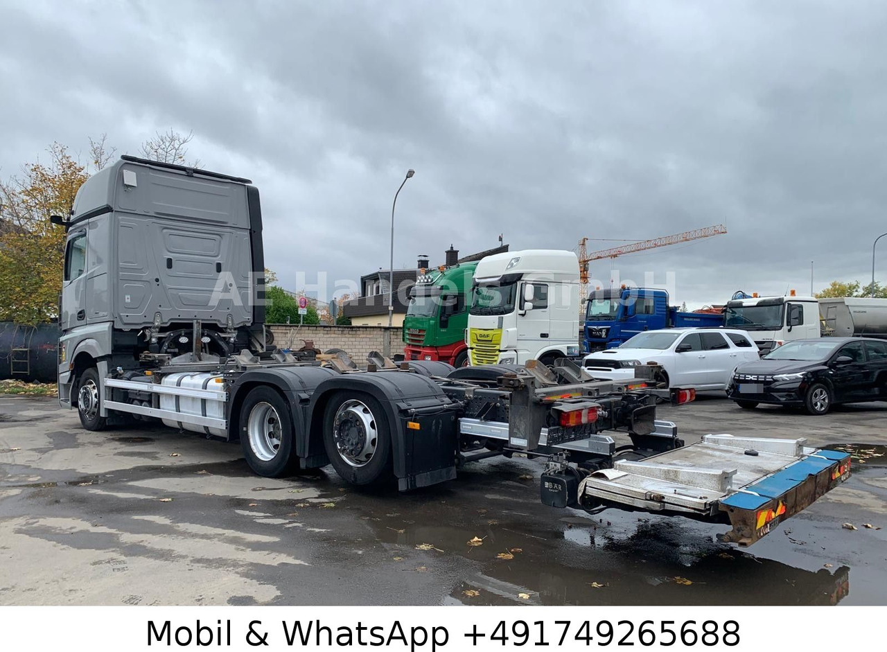 Mercedes-Benz Actros V 2545 BigSpace LL*Retarder/LBW/Lenk+Lift - Caminhão transportador de contêineres/ Caixa móvel: foto 2 Mercedes-Benz Actros V 2545 BigSpace LL*Retarder/LBW/Lenk+Lift - Caminhão transportador de contêineres/ Caixa móvel: foto 2