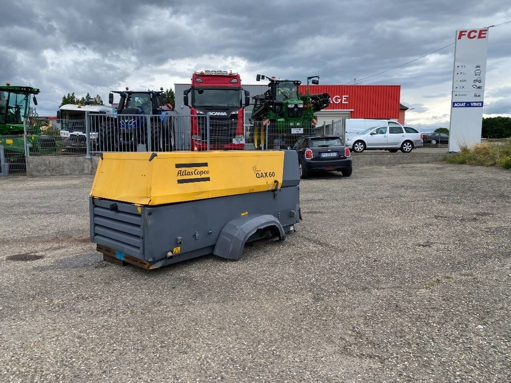 Atlas Copco QAX 60 - Carte Grise Françaises endommagé - Gerador elétrico: foto 1 Atlas Copco QAX 60 - Carte Grise Françaises endommagé - Gerador elétrico: foto 1