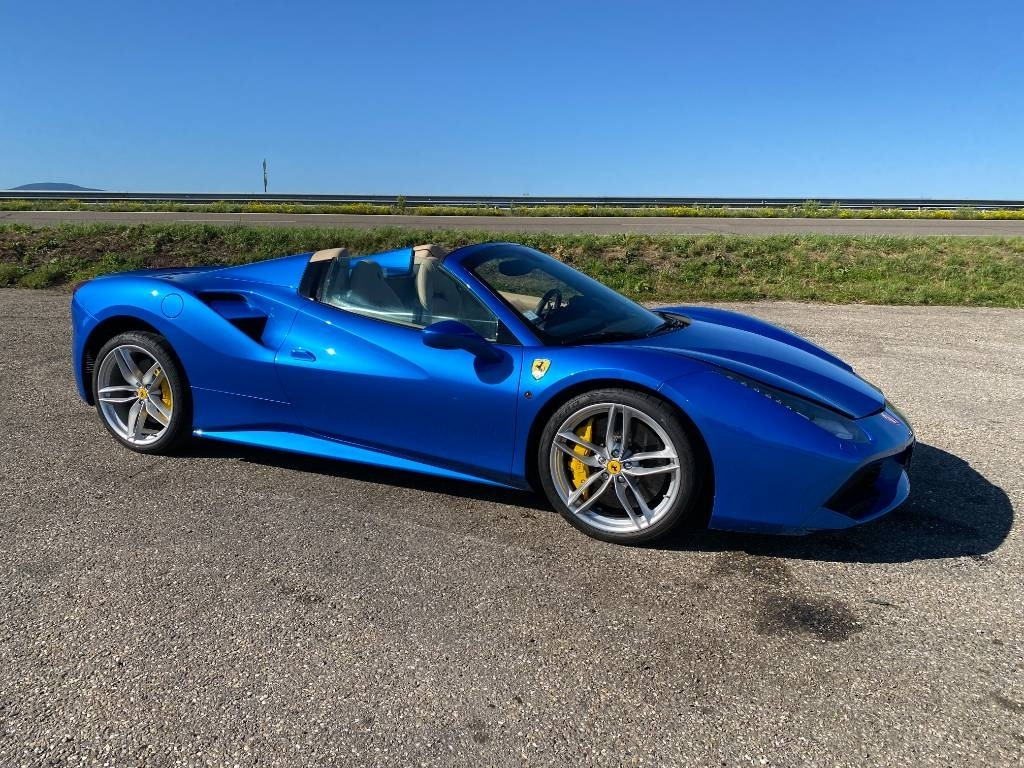 Ferrari 488 SPIDER -Carte Grise Française endommagé - Automóvel: foto 5 Ferrari 488 SPIDER -Carte Grise Française endommagé - Automóvel: foto 5