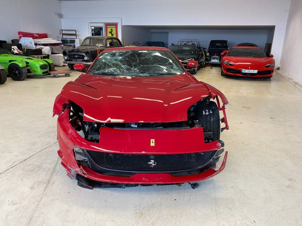 Ferrari 812 SUPERFAST / ROSSO 70ANNI endommagé - Automóvel: foto 3 Ferrari 812 SUPERFAST / ROSSO 70ANNI endommagé - Automóvel: foto 3